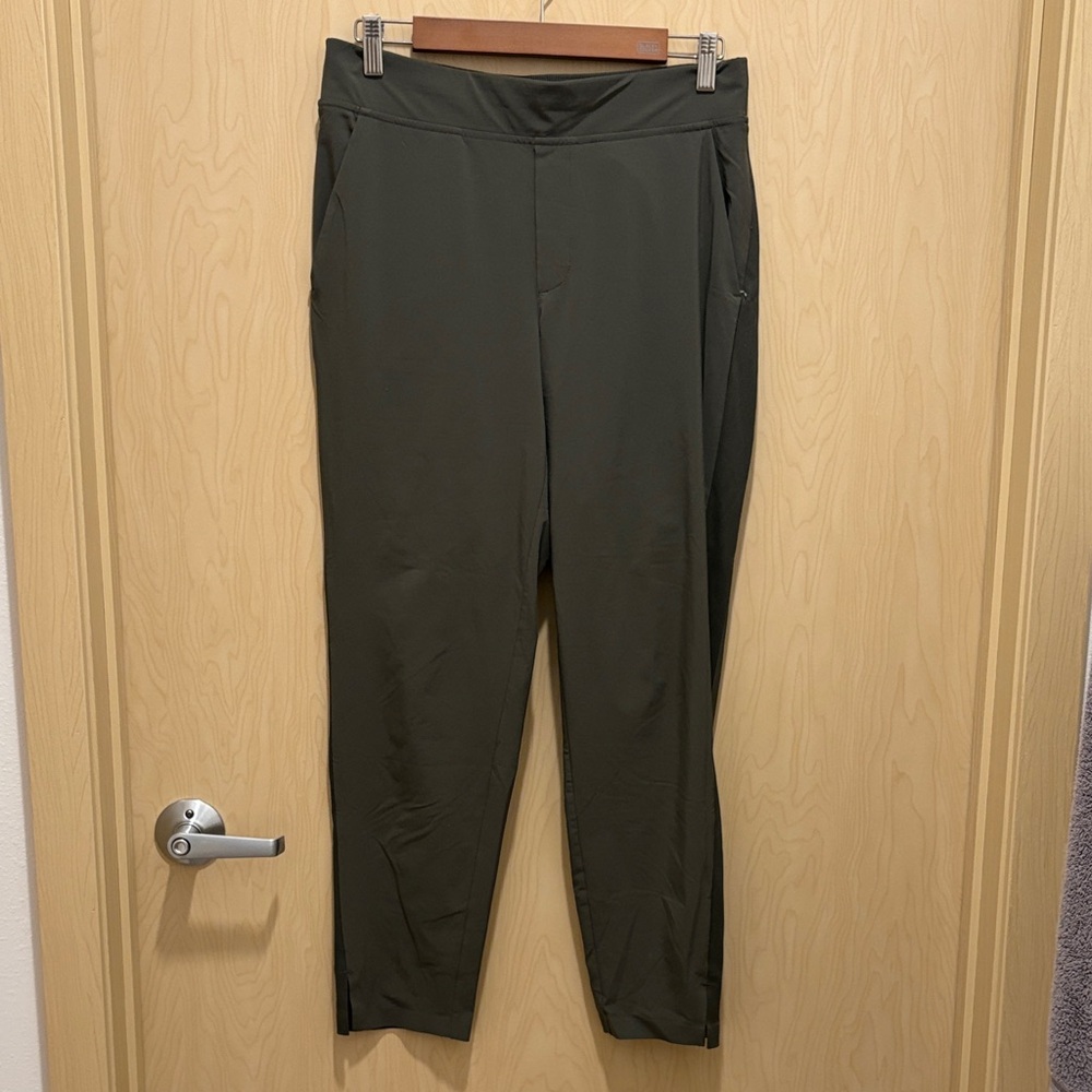 Athleta Green Brooklyn Ankle Pants - size 6 - EUC